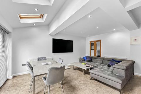 7 Birchfields, Hale, Altrincham, WA15 9LW