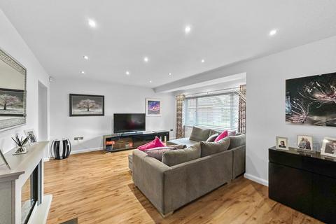 7 Birchfields, Hale, Altrincham, WA15 9LW