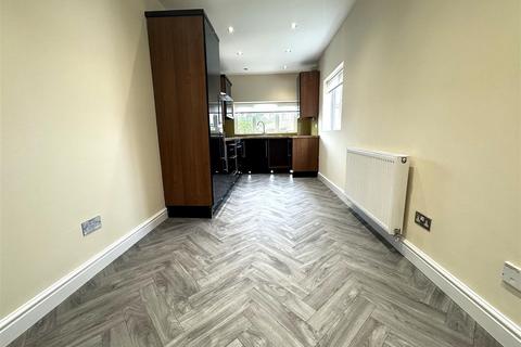 2 bedroom townhouse for sale, Oakfern Grove, High Green, S35