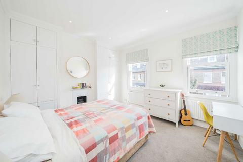 undefined, Myrtle Road, Hampton Hill TW12