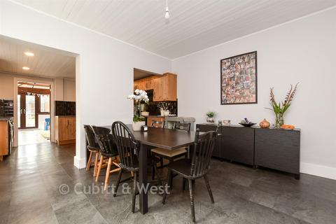 3 bedroom detached house for sale, Monson Road, Redhill, Surrey