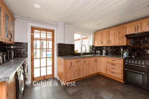 3 bedroom detached house for sale, Monson Road, Redhill RH1