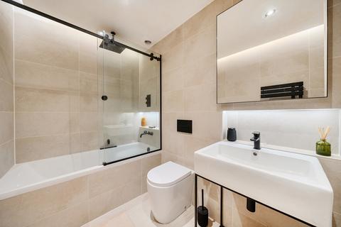 Flat 4, Kashmir House, 66 Gibbon Road, London, SE15 3XE