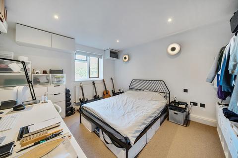 Flat 4, Kashmir House, 66 Gibbon Road, London, SE15 3XE