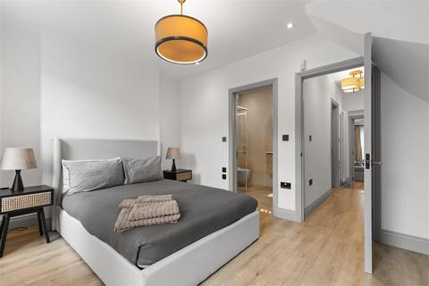 3 bedroom terraced house for sale, Kilburn Lane, Queens Park W10