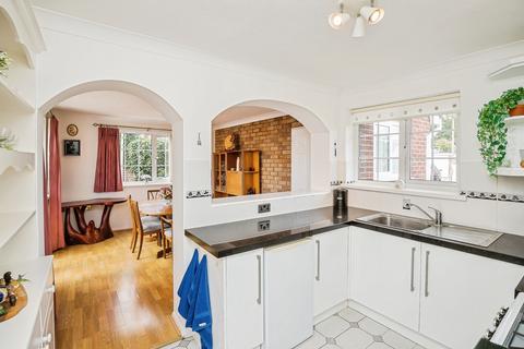 undefined, Sandy Lane, Chester CH4