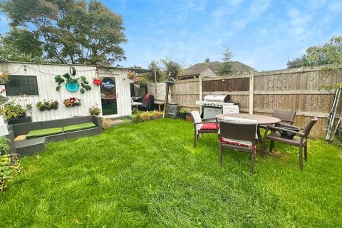 2 bedroom semi-detached house for sale, Avonlea Close, Chester CH4