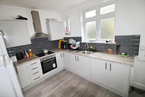 3 bedroom end of terrace house to rent, Woolley Wood Road, South Yorkshire S5