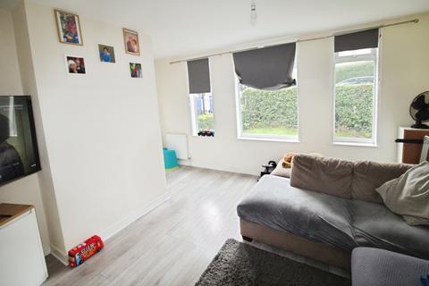 3 bedroom end of terrace house to rent, Woolley Wood Road, South Yorkshire S5