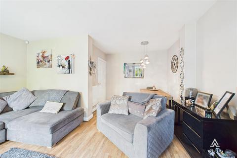 undefined, Heather Close, Burton-On-Trent DE14