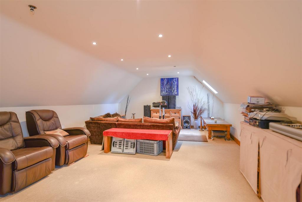 Cinema/games room