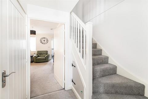 3 bedroom semi-detached house for sale, Vickers Way, Grove