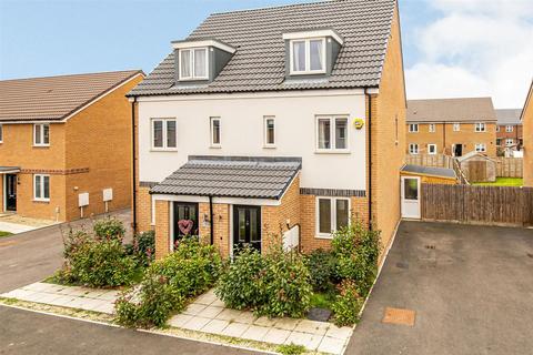Vickers Way, Grove, OX12