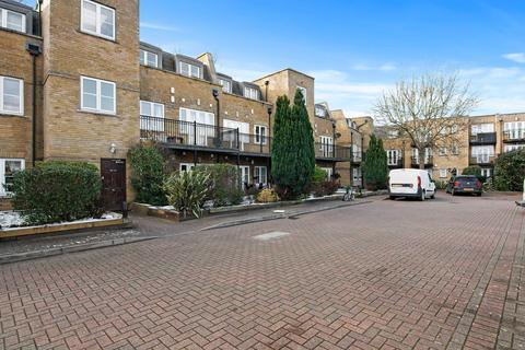 High Street, London N14