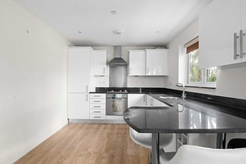 2 bedroom flat for sale, High Street, London N14