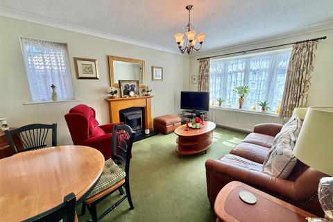 2 bedroom detached bungalow for sale, Totland,Isle of Wight