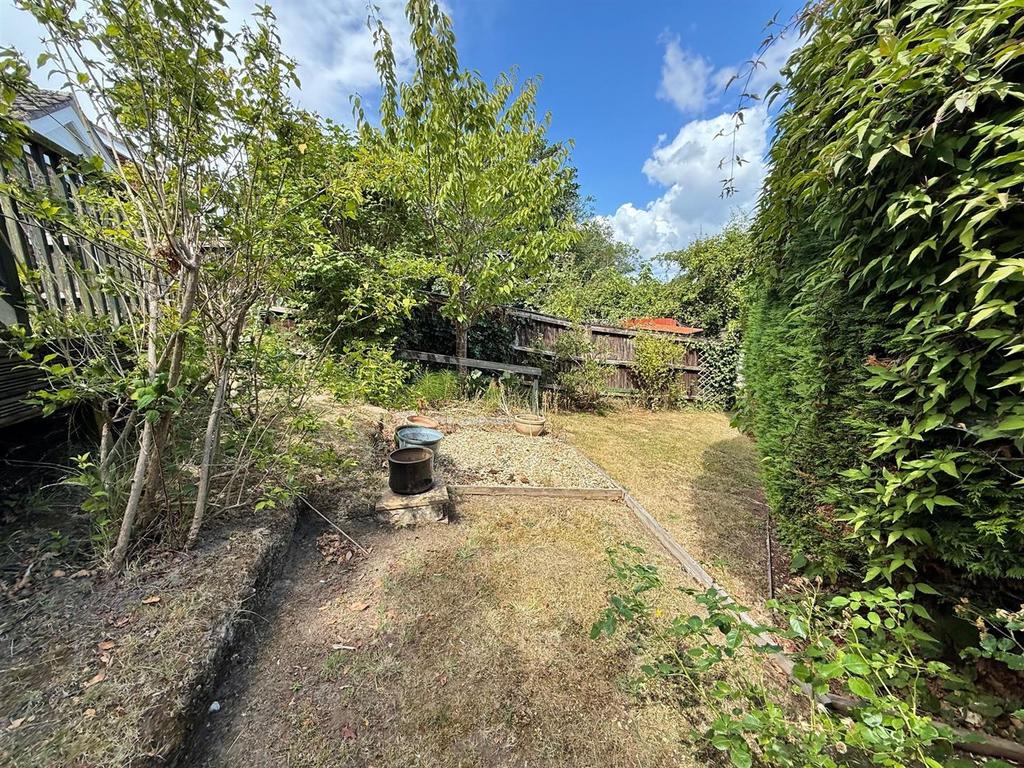 Rear Gardens 4.jpg