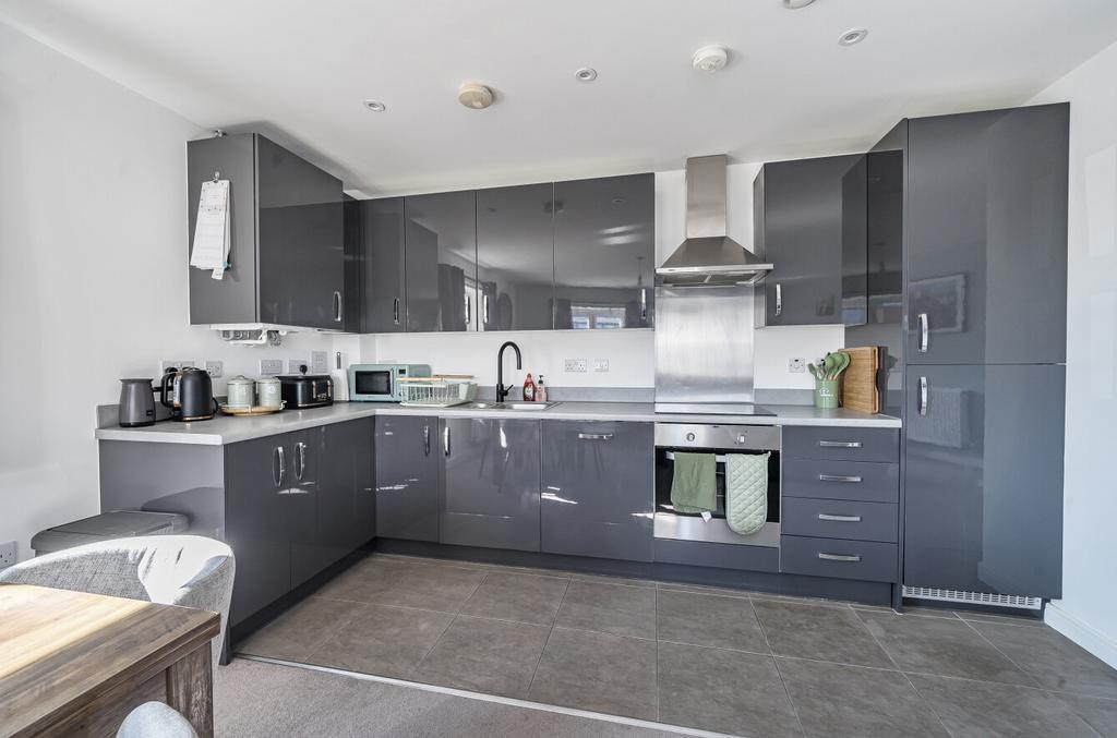 1359171-11-68dbd7...