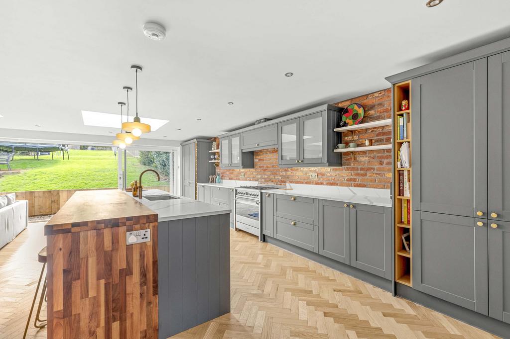 67 Berwick Road, SL7 3 AS (LOW RES)-11