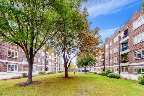 4 bedroom apartment to rent, Greenleaf Close, Tulse Hill, London