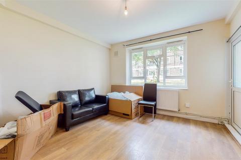 4 bedroom apartment to rent, Greenleaf Close, Tulse Hill, London