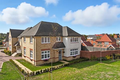 4 bedroom detached house for sale, Badger Mount, Braintree, CM7