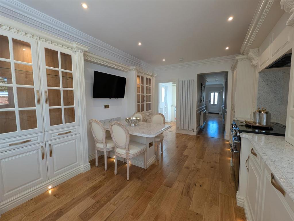 Kitchen/Breakfast Room