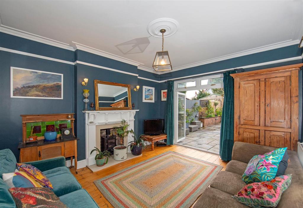 A page 111123 Eight Brynfield Road Langland 020.