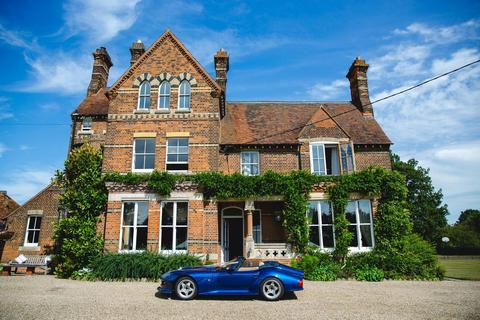 6 bedroom detached house for sale, Sabines Road, Brentwood RM4
