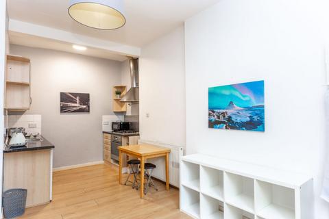 undefined, 10/3 Newton Street, Edinburgh EH11 1TF