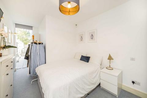 2 bedroom flat for sale, Gladstone Road, London SW19