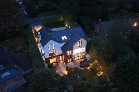 4 bedroom detached house for sale, Prestbury, SK10