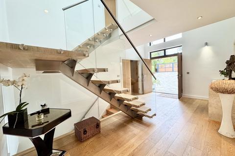 4 bedroom detached house for sale, Prestbury, SK10