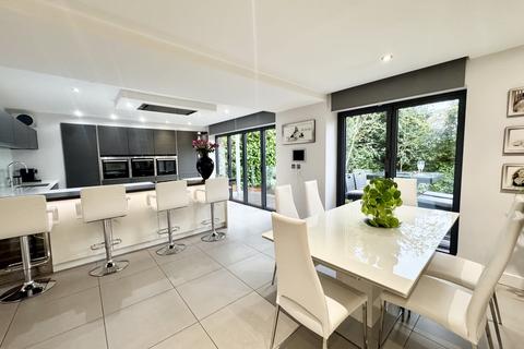 4 bedroom detached house for sale, Prestbury, SK10