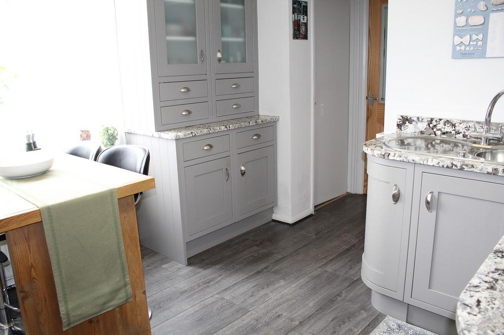 Fitted Kitchen Picture 3