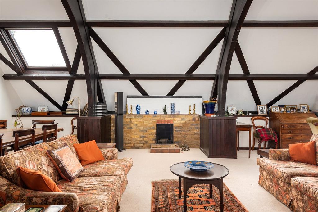 Sitting/Dining Room