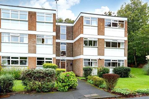 3 bedroom apartment for sale, Newton Court, Oakwood, Leeds
