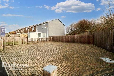undefined, Chartist Way, Tredegar