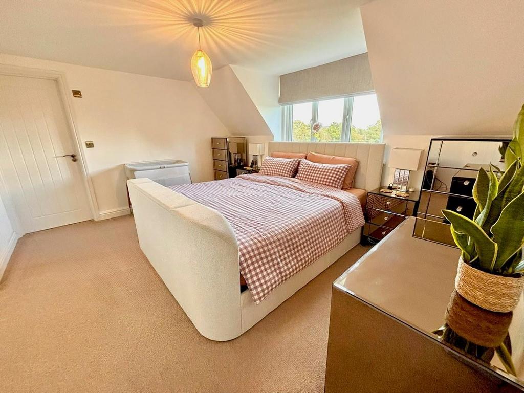 Principal Bedroom.jpg