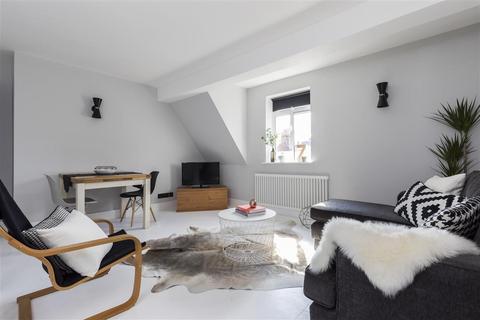 2 bedroom flat for sale, Upper Richmond Road, SW15