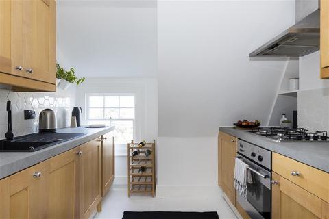 2 bedroom flat for sale, Upper Richmond Road, SW15