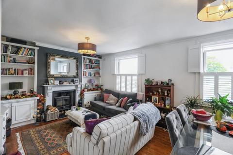 2 bedroom maisonette to rent, Ellerton Road, Surbiton KT6