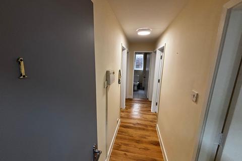 2 bedroom flat to rent, Pennington Court, Leeds LS6