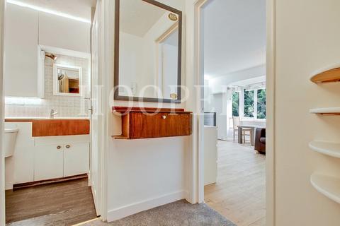Studio to rent, Harp Island Close, London, NW10