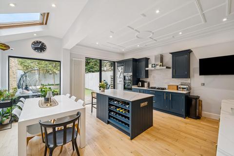 5 bedroom terraced house for sale, Hosack Road, Wandsworth, London, SW17.