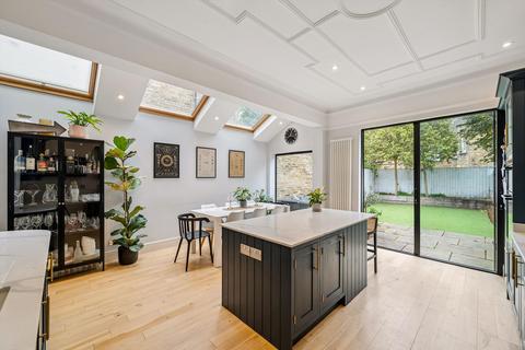 5 bedroom terraced house for sale, Hosack Road, Wandsworth, London, SW17.