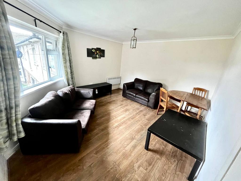 2 bedroom Flat for sale