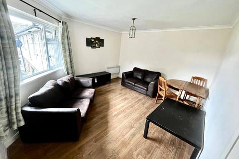 2 bedroom flat for sale, Heathwood Court, Cardiff, CF14