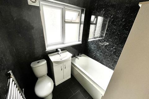 2 bedroom flat for sale, Heathwood Court, Cardiff, CF14
