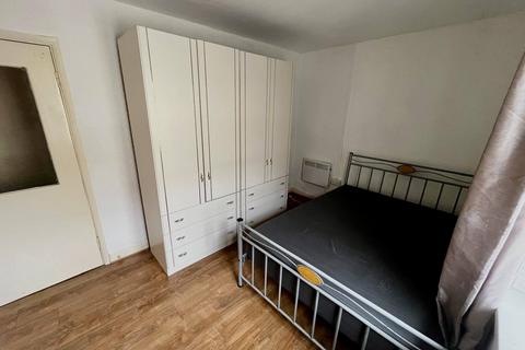 2 bedroom flat for sale, Heathwood Court, Cardiff, CF14